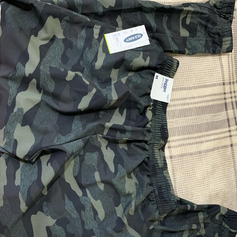 Brand new with tags Old Navy Joggers camo